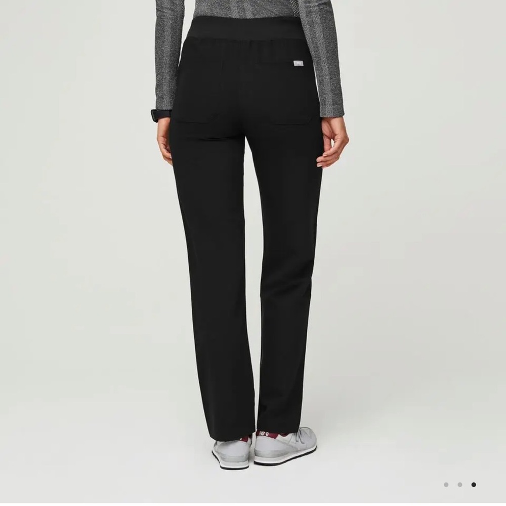 Figs High-Waisted Livingston Basic Scrub Pants - Picture 4 of 4